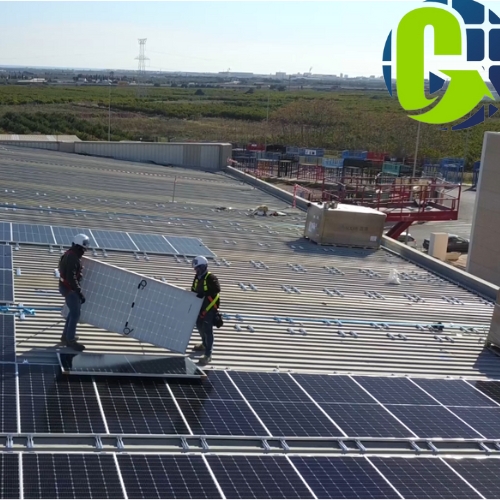 Autoconsumo solar para la industria | Instalación de placas solares en naves industriales